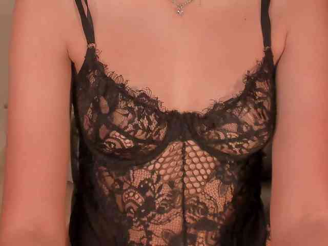 ScarlettBlaze webcam