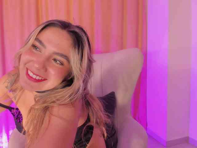 AnnieMonroe1 webcam