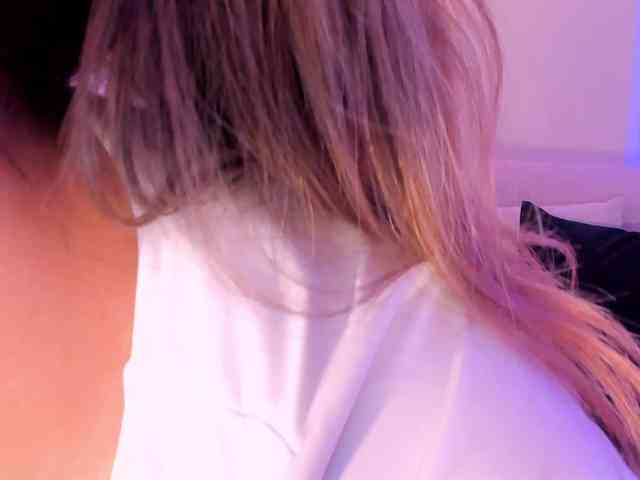 AnnieMonroe1 webcam