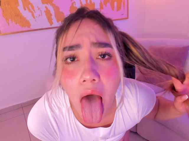 AnnieMonroe1 webcam