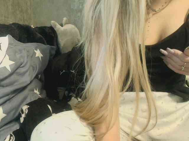 Sexydoll251 webcam