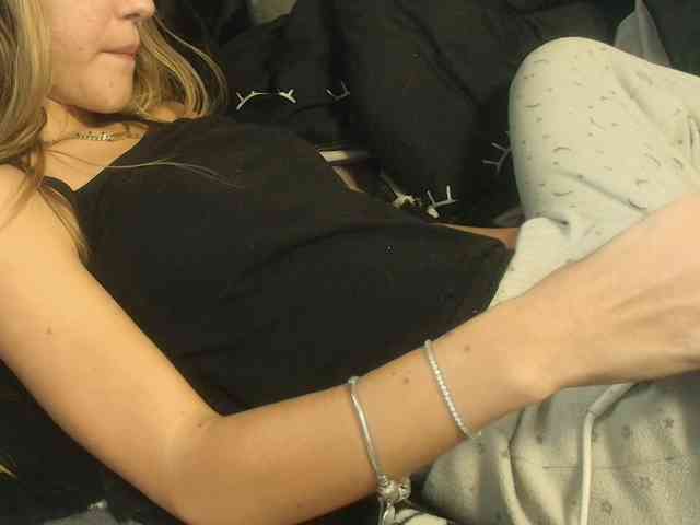 Sexydoll251 webcam