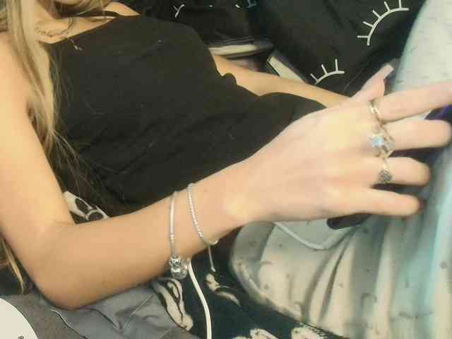 Sexydoll251 webcam