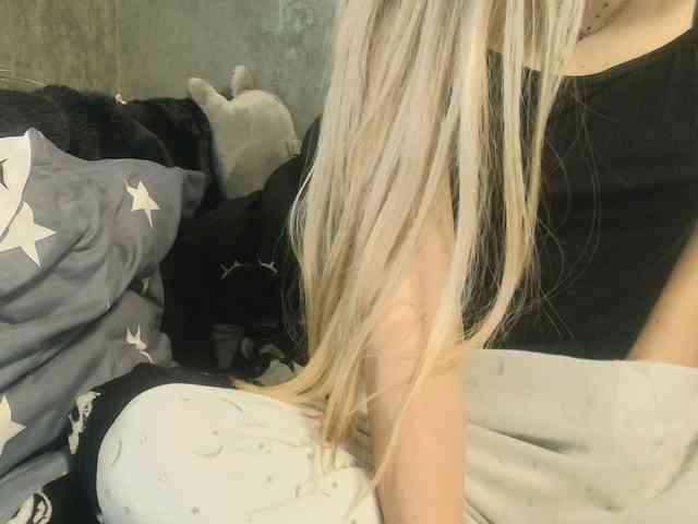 Sexydoll251 webcam