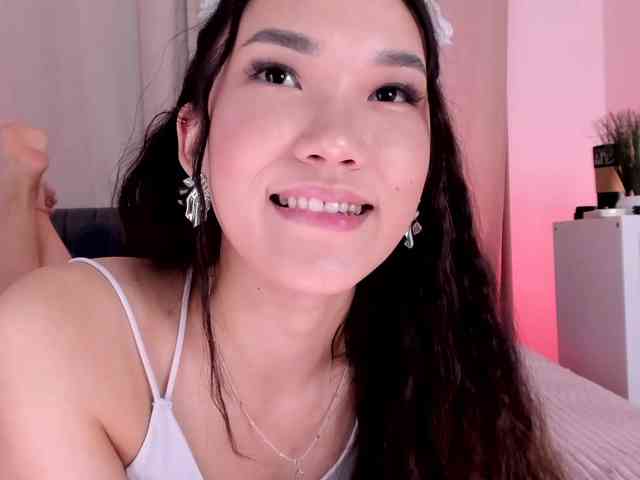 Divine-Madness webcam