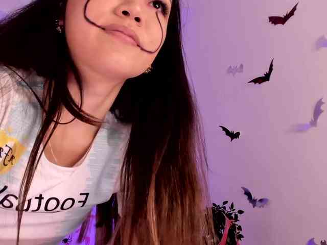 Divine-Madness webcam