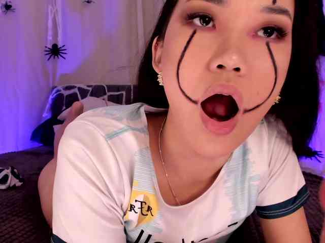 Divine-Madness webcam