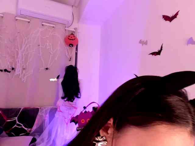 Divine-Madness webcam