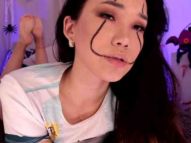 Divine-Madness webcam