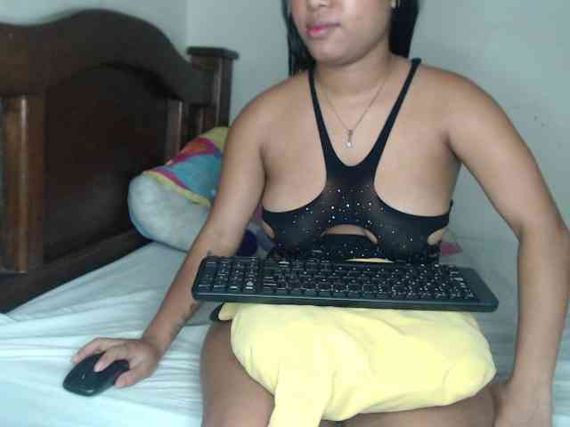 naomi-west webcam