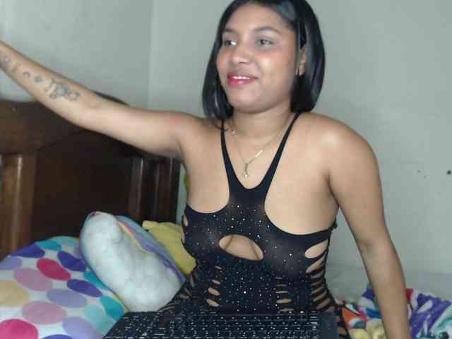 naomi-west webcam
