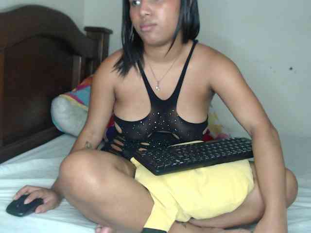 naomi-west webcam