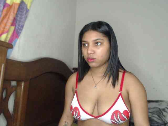 naomi-west webcam