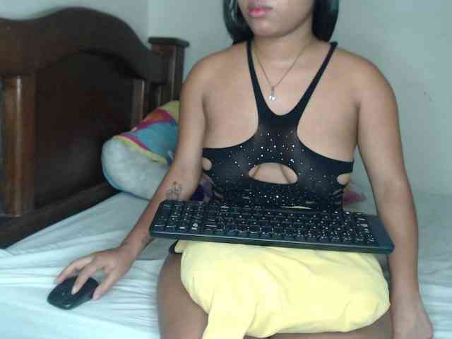 naomi-west webcam