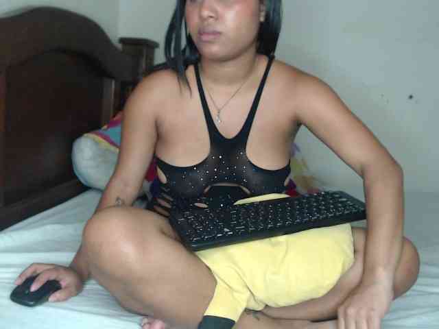 naomi-west webcam