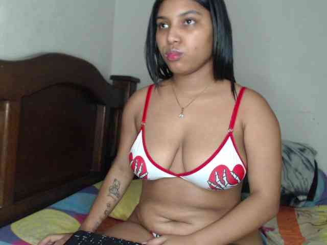 naomi-west webcam