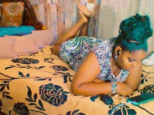 sarahlove16 webcam