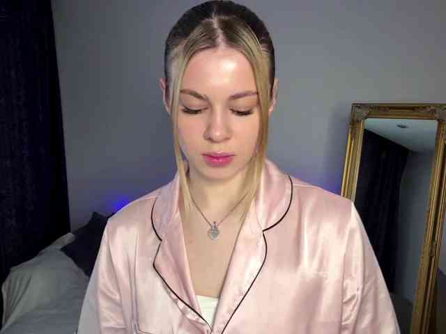 ShyElisa webcam