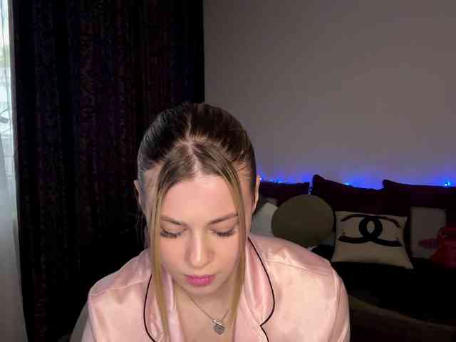 ShyElisa webcam