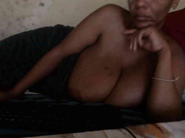 diamondboobs44dddx webcam