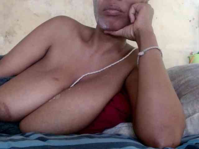 diamondboobs44dddx webcam