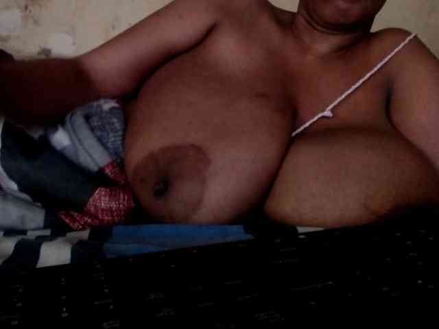 diamondboobs44dddx webcam