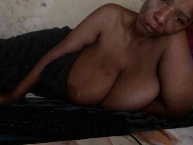 diamondboobs44dddx webcam