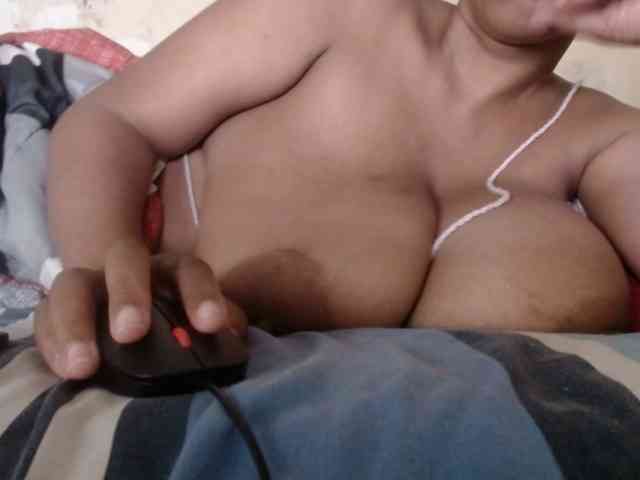 diamondboobs44dddx webcam