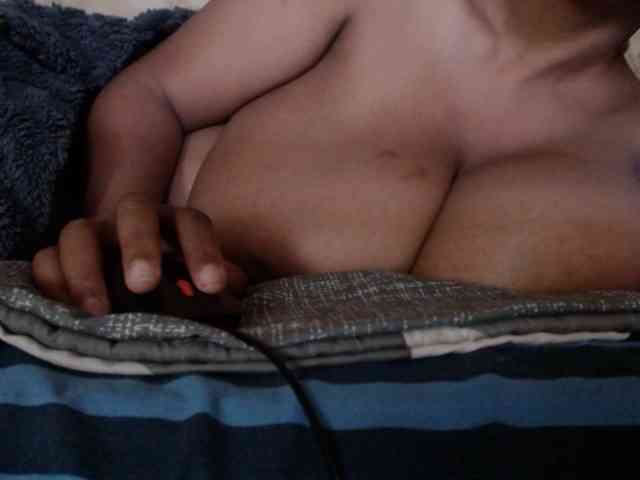 diamondboobs44dddx webcam