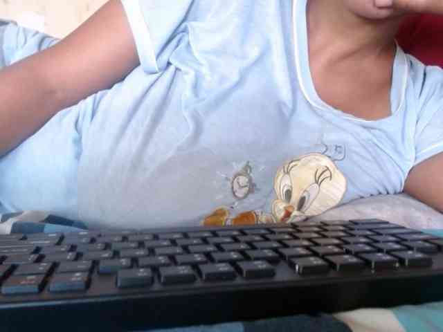 diamondboobs44dddx webcam