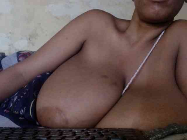 diamondboobs44dddx webcam