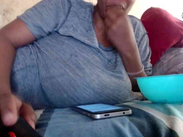 diamondboobs44dddx webcam