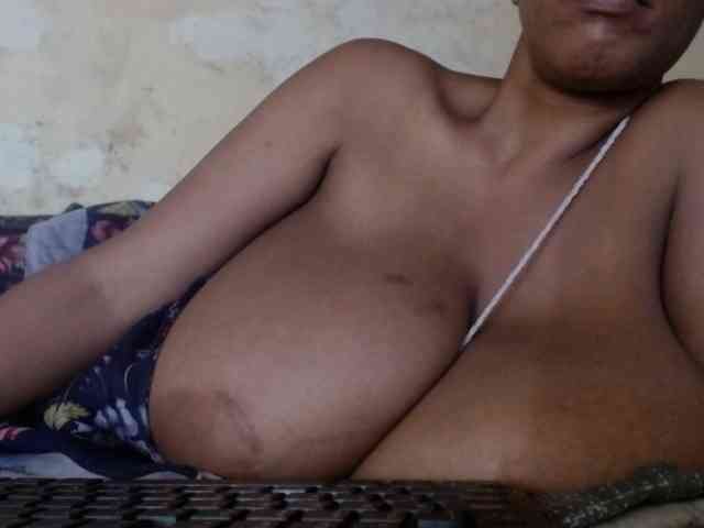 diamondboobs44dddx webcam