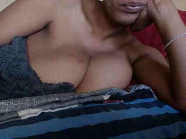 diamondboobs44dddx webcam