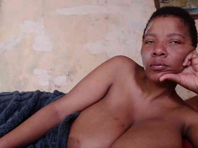 diamondboobs44dddx webcam