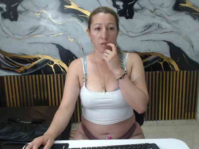 chrystal85 webcam