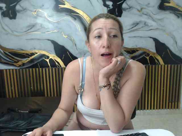 chrystal85 webcam