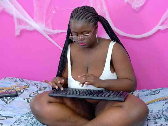 thickebonyprincess webcam