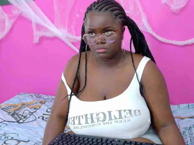 thickebonyprincess webcam