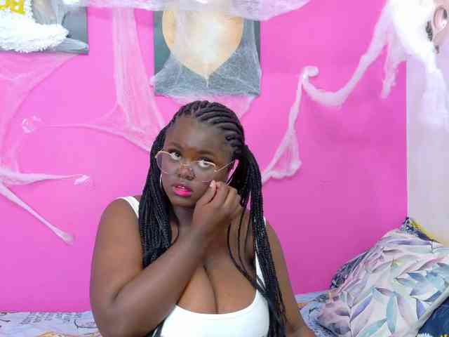 thickebonyprincess webcam