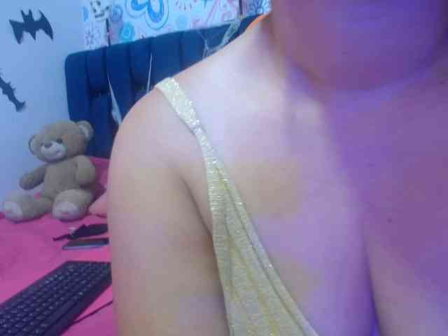 ALICIA-REYES webcam