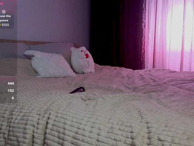 Entrez le videochat erotique avec le
modèle AdeleLaCroix AdeleLaCroix