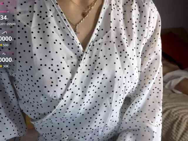 AdeleLaCroix webcam