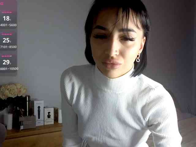 AdeleLaCroix webcam