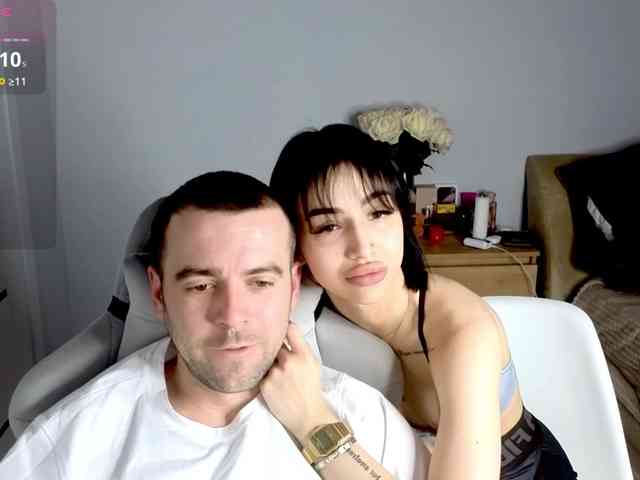 AdeleLaCroix webcam