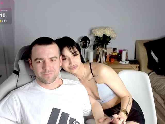 AdeleLaCroix webcam