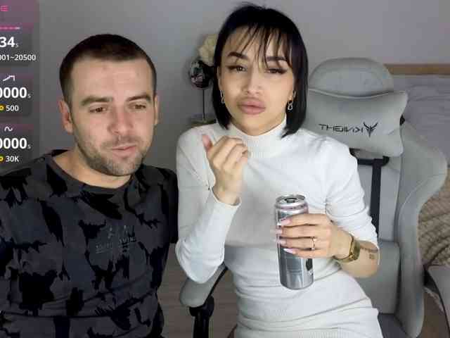 AdeleLaCroix webcam