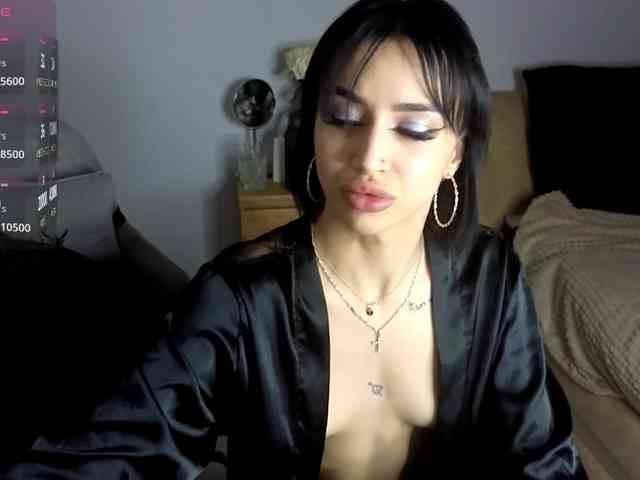 AdeleLaCroix webcam