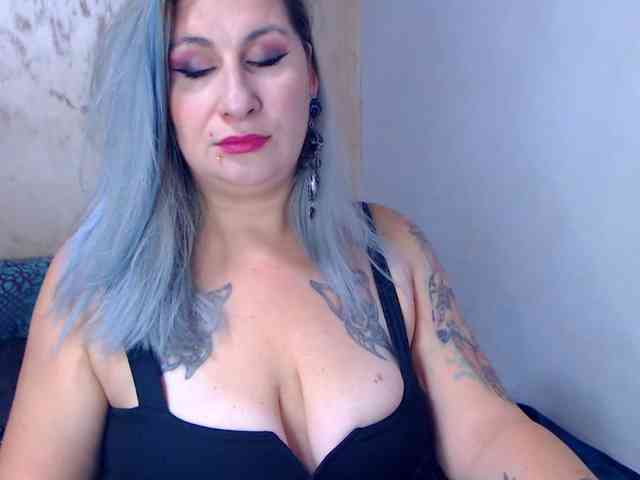 LilithGreen webcam