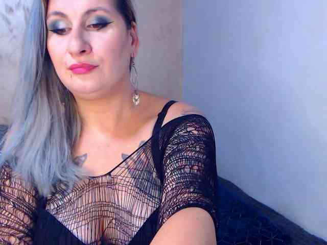 LilithGreen webcam